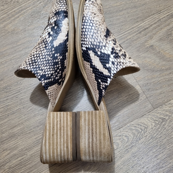 Gibson Latimer women's snake print pointed toe mules shoes Size 7.5 - Picture 3 of 9